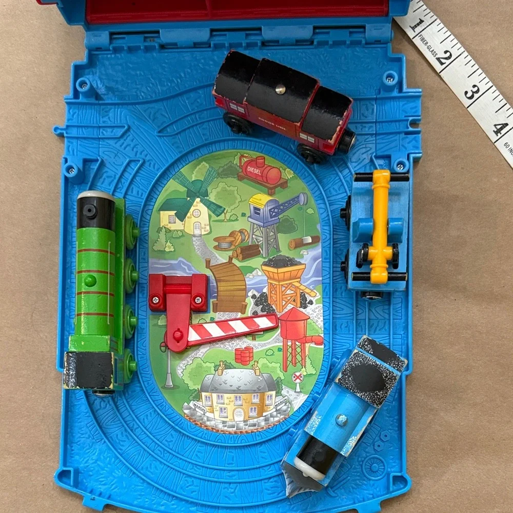 Thomas & Friends Take-n-Play Tote-A-Train Storage Case with 4 Toy Trains